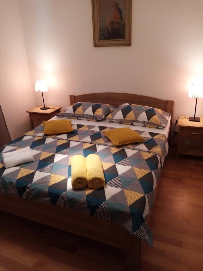 Apartman Mikola With Sea View Trogir Exteriér fotografie