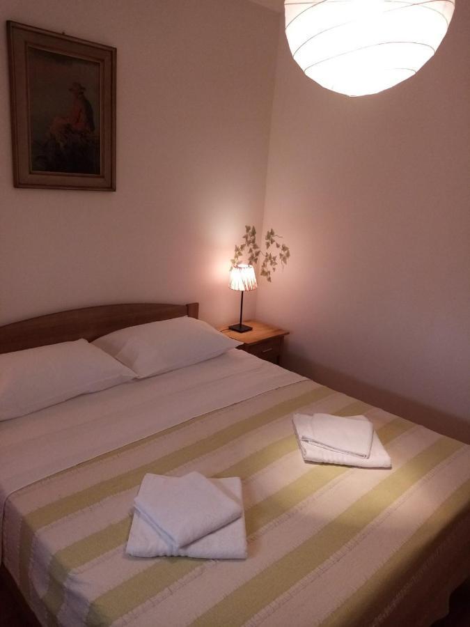 Apartman Mikola With Sea View Trogir Exteriér fotografie