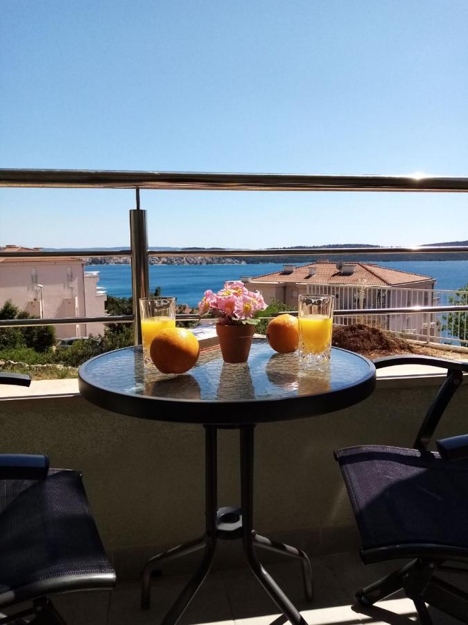 Apartman Mikola With Sea View Trogir Exteriér fotografie