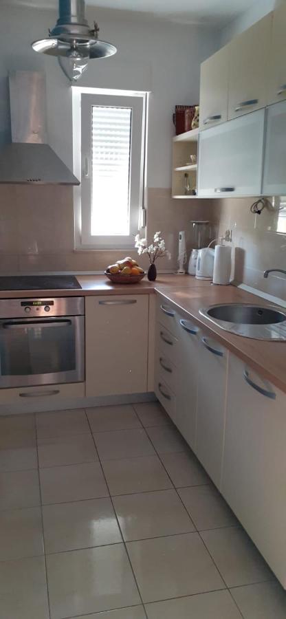 Apartman Mikola With Sea View Trogir Exteriér fotografie