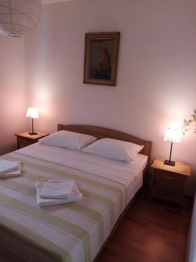 Apartman Mikola With Sea View Trogir Exteriér fotografie