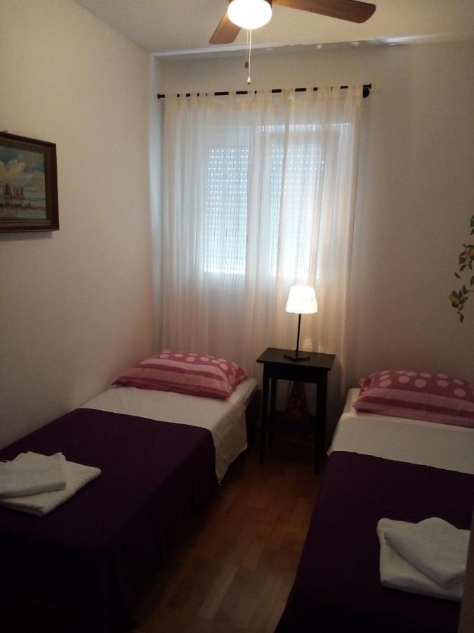 Apartman Mikola With Sea View Trogir Exteriér fotografie