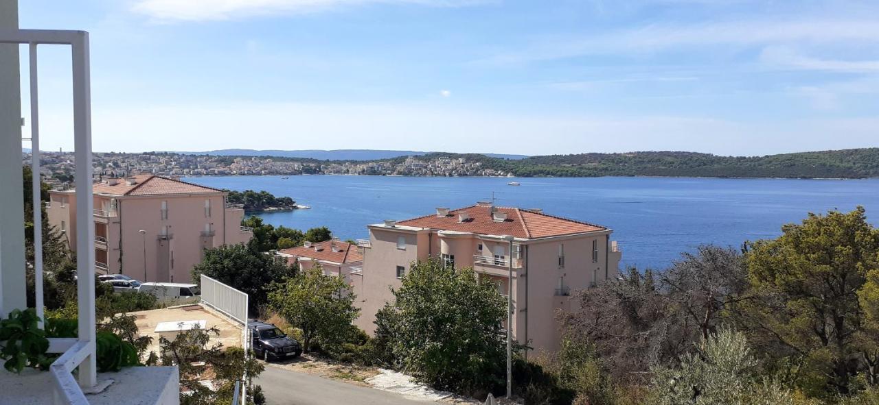 Apartman Mikola With Sea View Trogir Exteriér fotografie